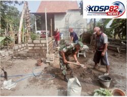 Kerja Bakti Bangun MCK Babinsa Gandean Bersama Warga,Tingkatkan Kesehatan Lingkungan