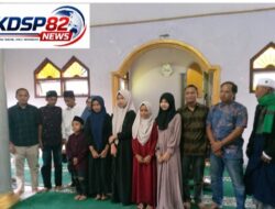 Gotong Royong Warga Suren Desa Karangsari Pejawaran Santuni Anak Yatim