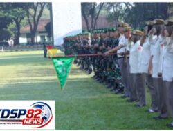 Upacara Bendera Dilanjutkan Acara Tradisi Pelepasan Prajurit Purna Tugas Prajurit Rindam IV/Diponegoro