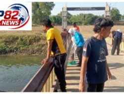 Kapolsek Banyusari Dan Anggota Polsek Banyusari Beserta Muspika Melaksanakan Kegiatan Jumsih Di Irigasi Depan Kantor Kecamatan Banyusari