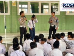 Momen Satlantas Polres Karawang Hadirkan Keseruan Saat Kegiatan Police Goes To School Di MTS Ar-Ruhinayah Cikampek
