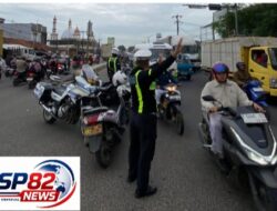 Rayakan HUT Bhayangkara Ke-80,Satlantas Polres Karawang Konsiaten Laksanakan Pengaturan Arus Lalu Lintas